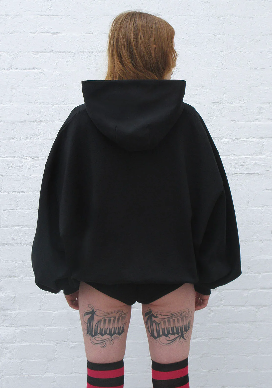 ACCEPTING TIPS GLITTER LOGO PULLOVER HOODIE BLACK - Image 4