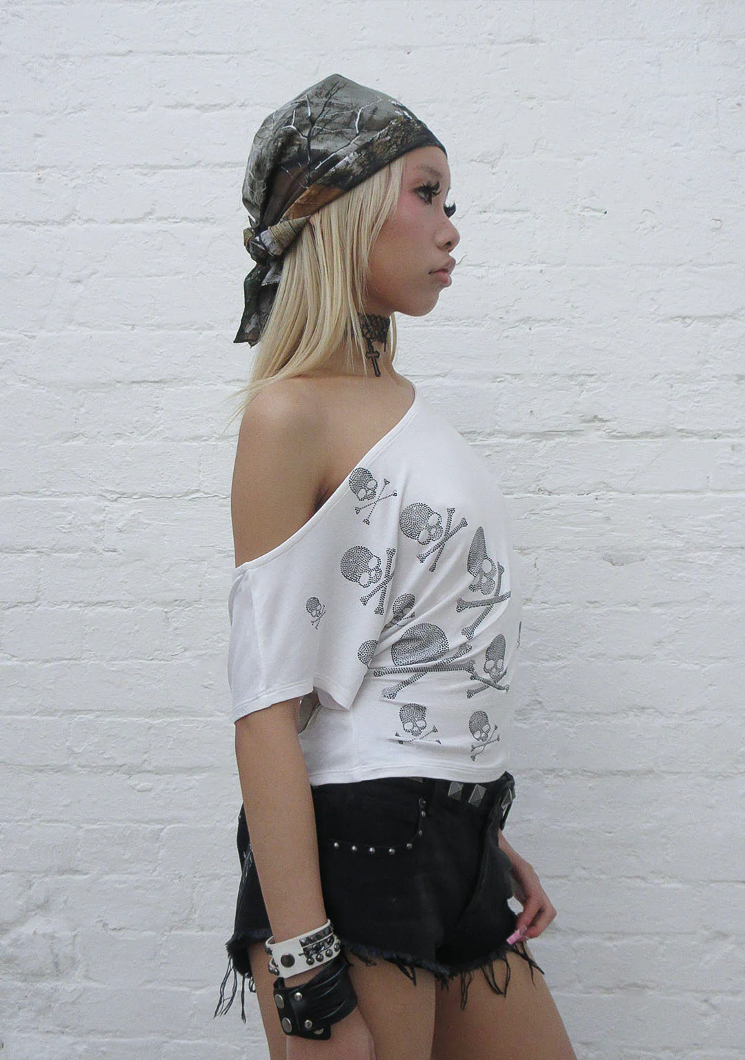 CRYPTIC RHINESTONE OFF THE SHOULDER TOP WHITE - Image 4
