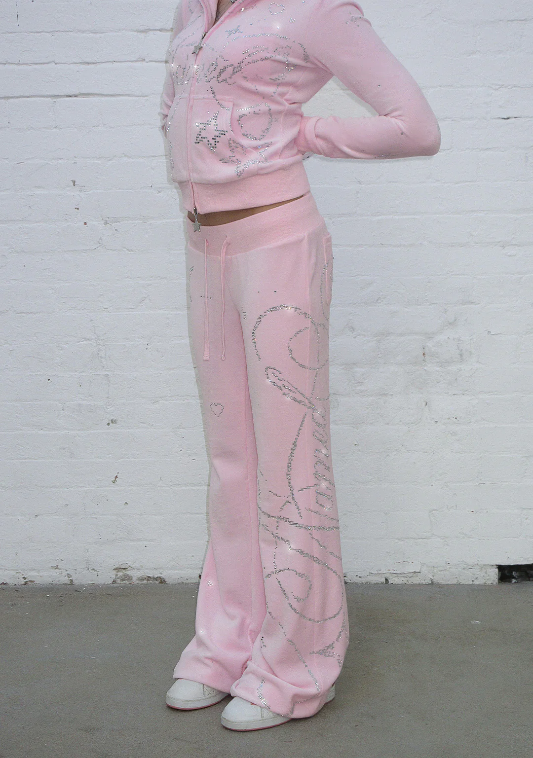 DREAMER RHINESTONE VELOUR SWEATPANTS BABY PINK - Image 3