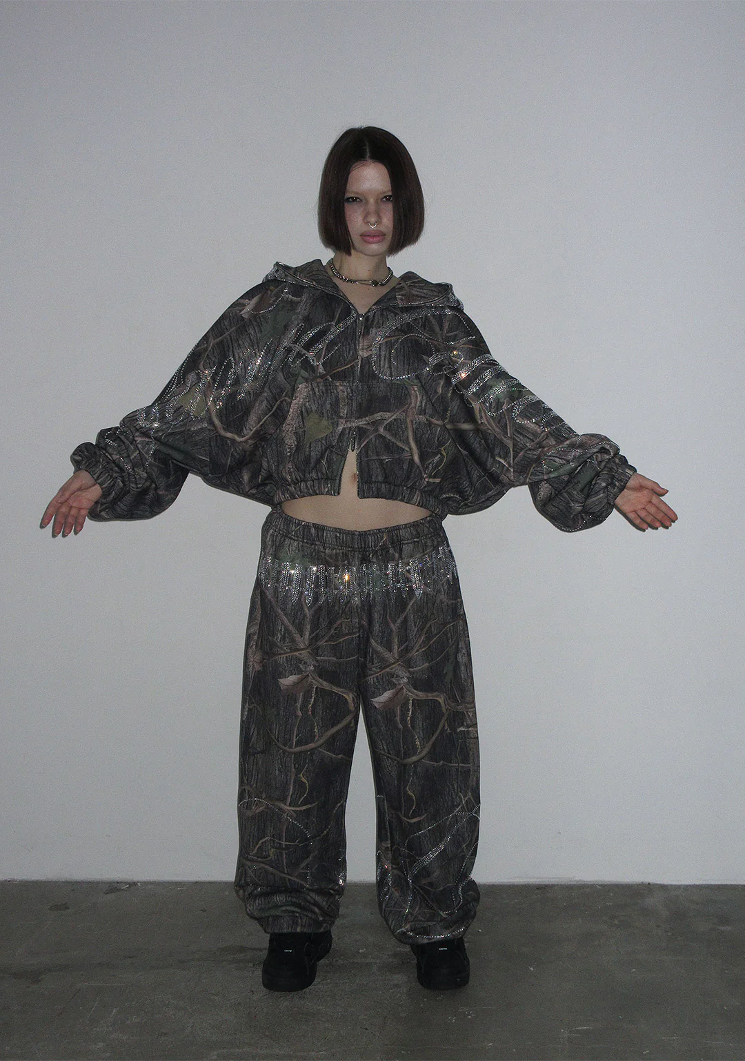 ENEMY RHINESTONE CROP ZIP HOODIE TREE CAMO - Image 3
