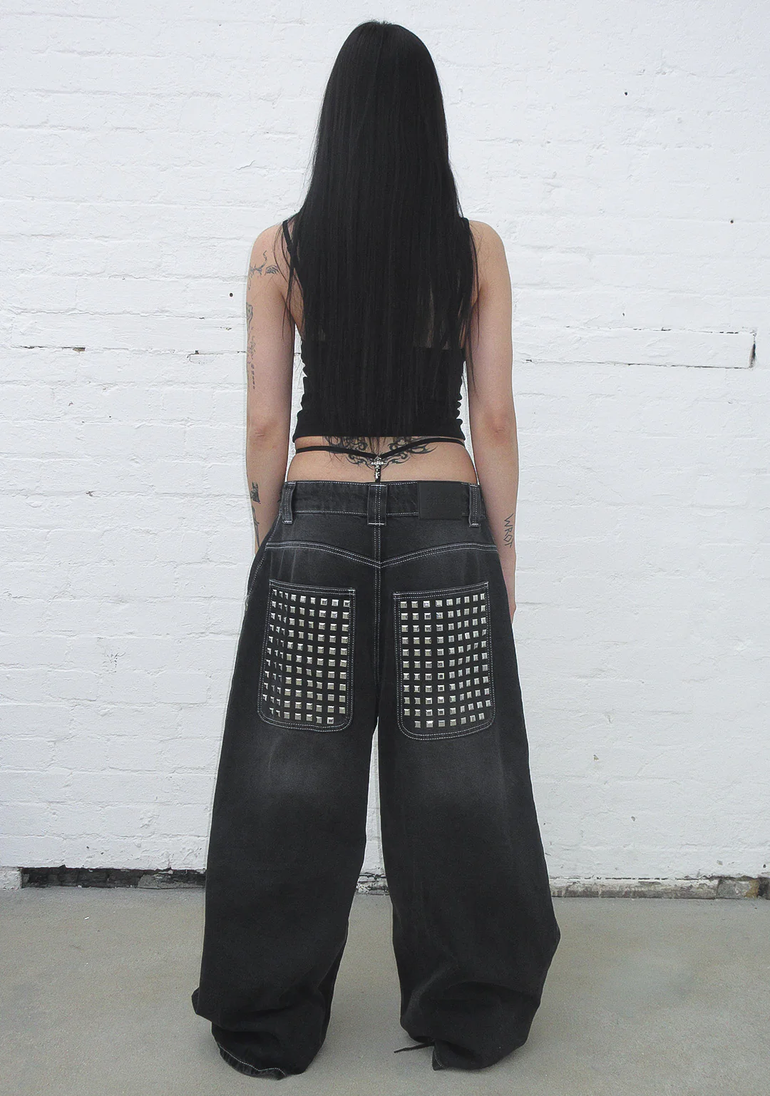 FAITHFUL STUDDED OVERSIZED JEANS WASHED BLACK - Image 2