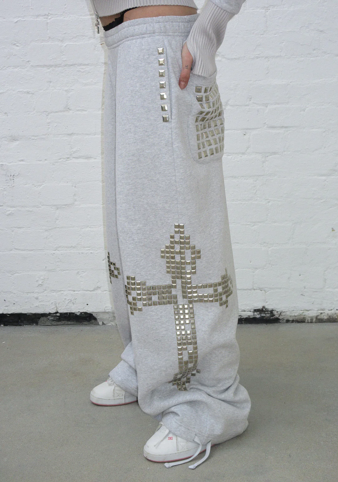 FAITHFUL STUDDED OVERSIZED SWEATPANTS GREY MARL - Image 3