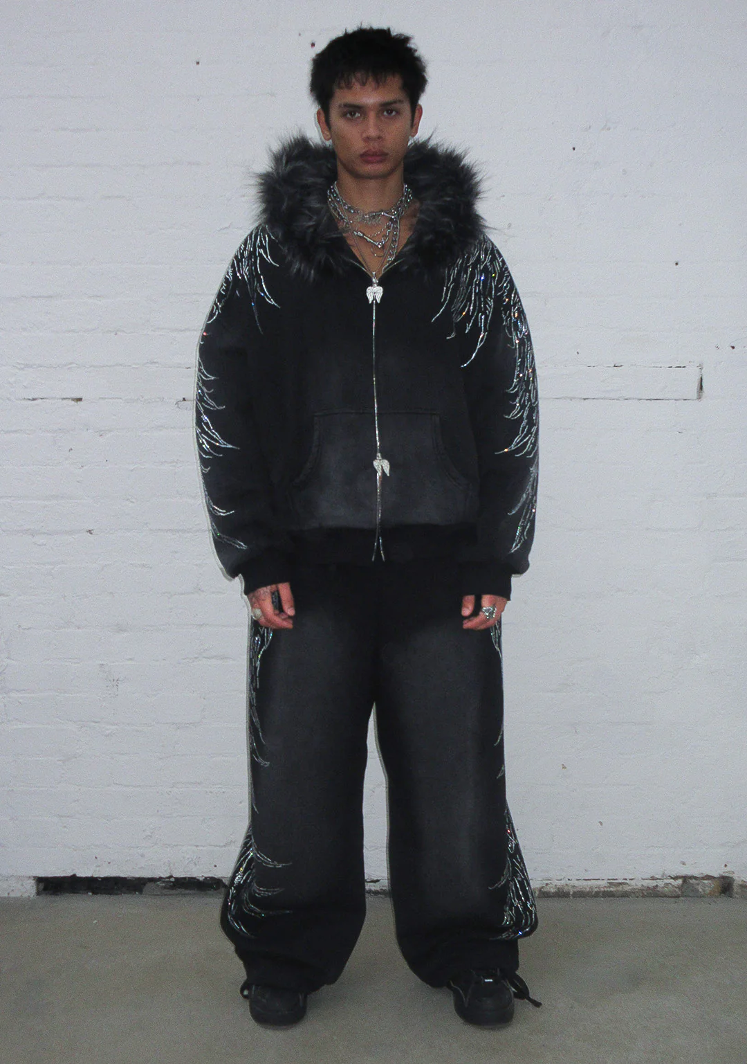 FALLEN FAUX FUR RHINESTONE ZIP HOODIE WASHED BLACK (DETACHABLE FUR) - Image 5
