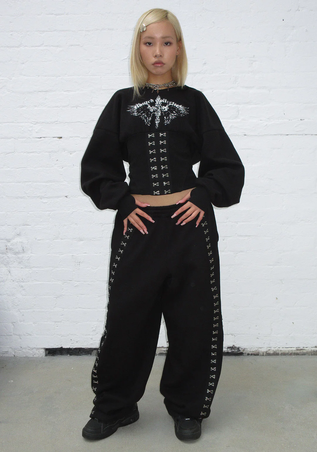 FALLEN HOOK AND EYE OVERSIZED SWEATPANTS BLACK - Image 2