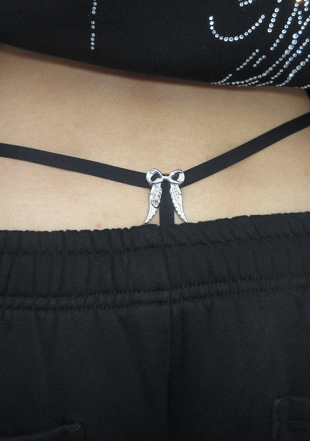 FALLEN WINGS CHARM MESH G-STRING BLACK - Image 3