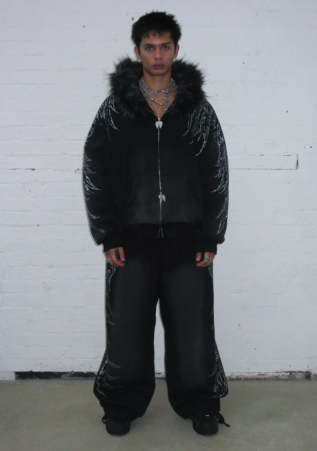 FALLEN RHINESTONE OVERSIZED SWEATPANTS WASHED BLACK - Image 6