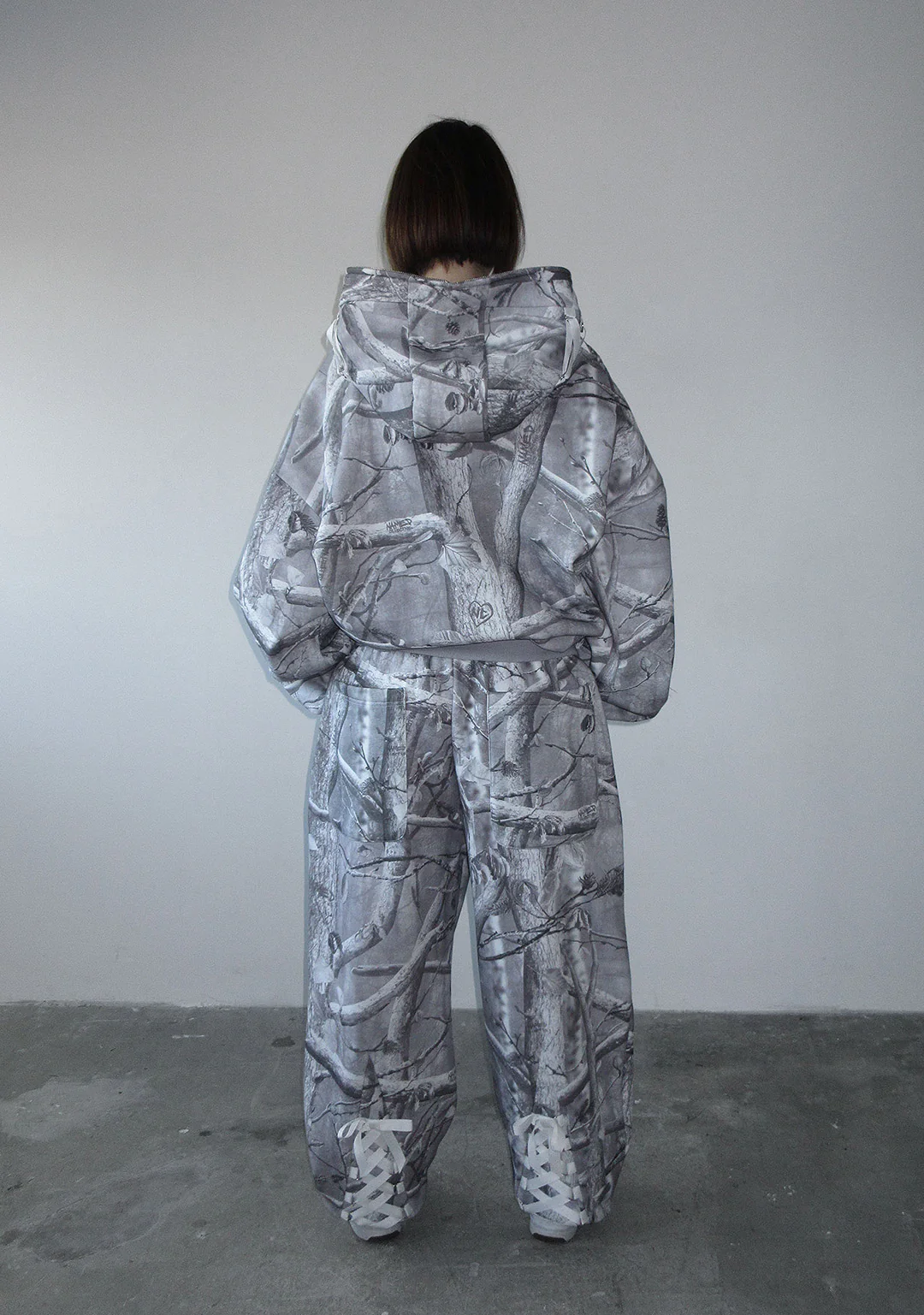 FORBIDDEN SWEATPANTS SNOW - Image 4