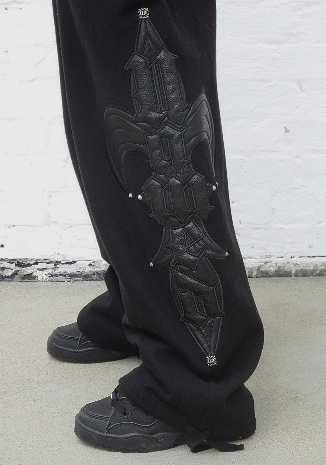 MIDNIGHT STUDDED OVERSIZED SWEATPANTS BLACK - Image 5