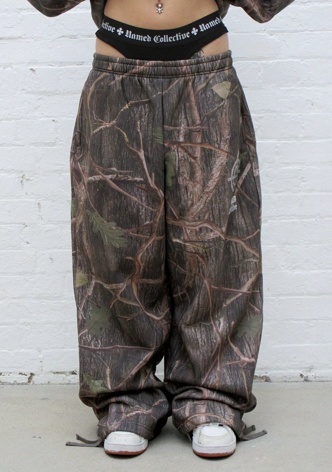 MISSION OVERSIZED SWEATPANTS TREE CAMO - Image 4