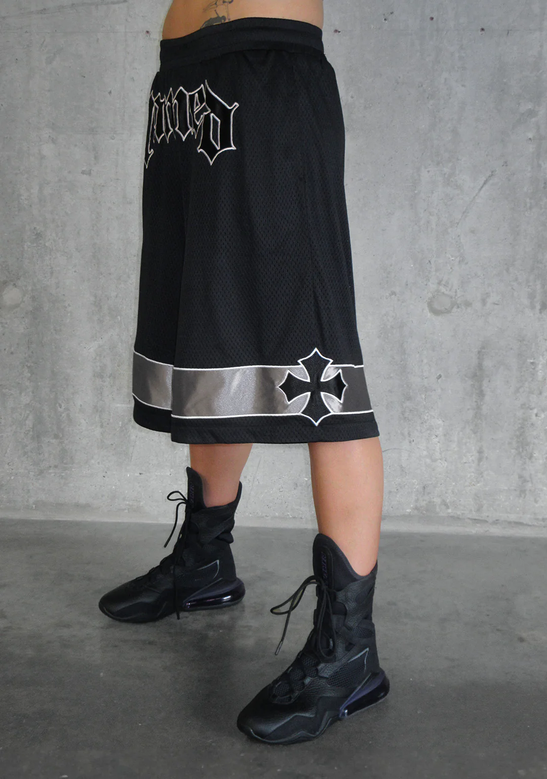Nth ACTIVE AIRTEX MESH OVERSIZED SHORTS BLACK - Image 4