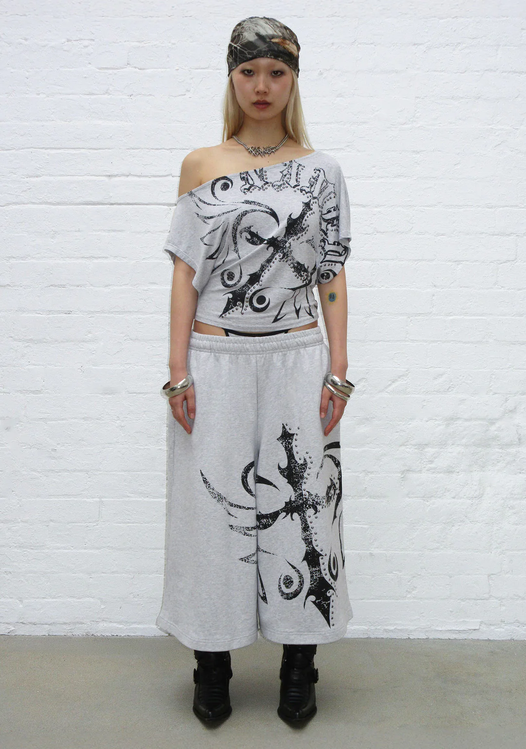 OUTLAW OVERSIZED SWEATSHORTS GREY MARL - Image 3