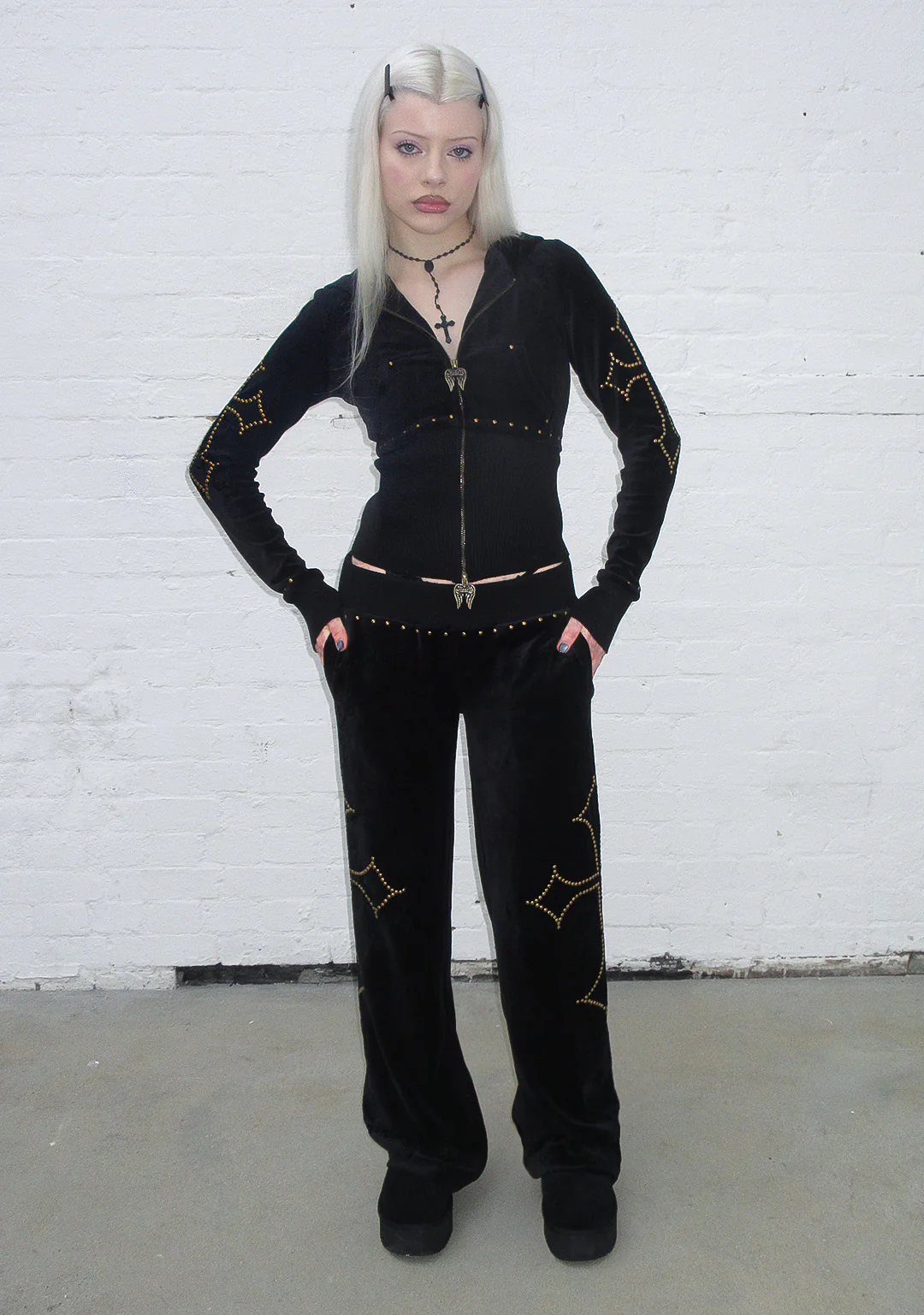 REBEL STUDDED VELOUR ZIP HOODIE BLACK - Image 3