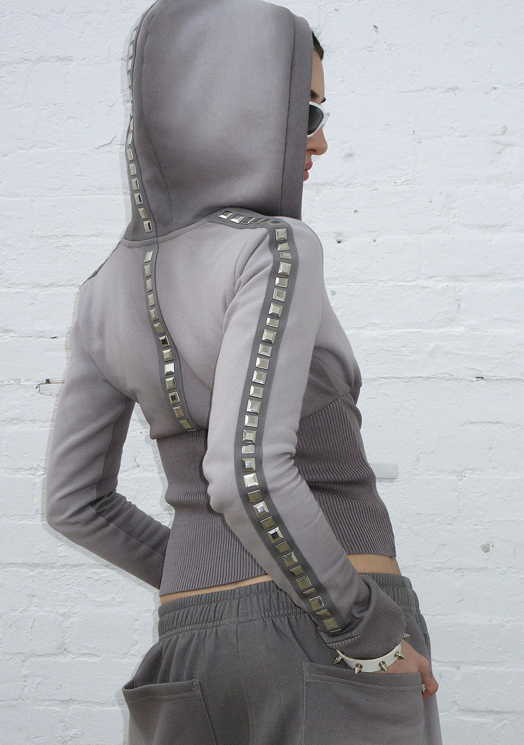 RUMOUR STUDDED FITTED ZIP HOODIE GRADIENT GREY - Image 4