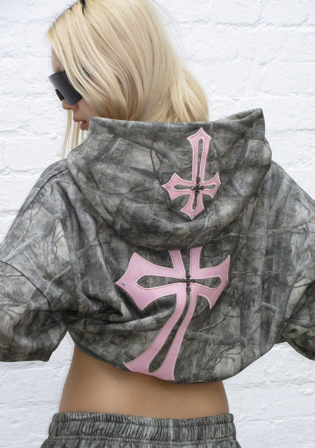 SPOILT CROP ZIP HOODIE TREE CAMO - Image 3