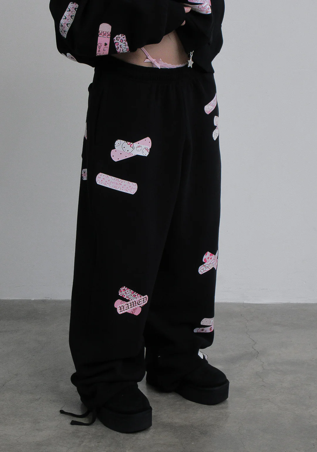 STITCH TEDDY OVERSIZED SWEATPANTS BLACK - Image 3