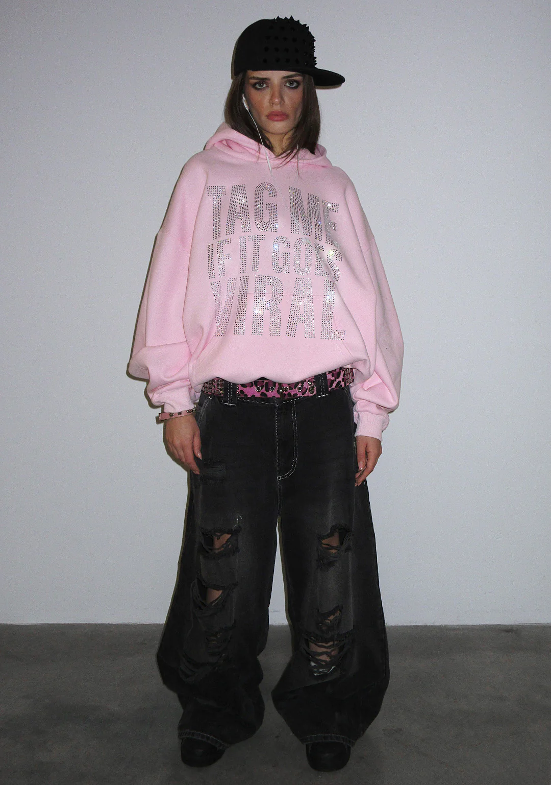 TAG ME RHINESTONE PULLOVER HOODIE BABY PINK - Image 2