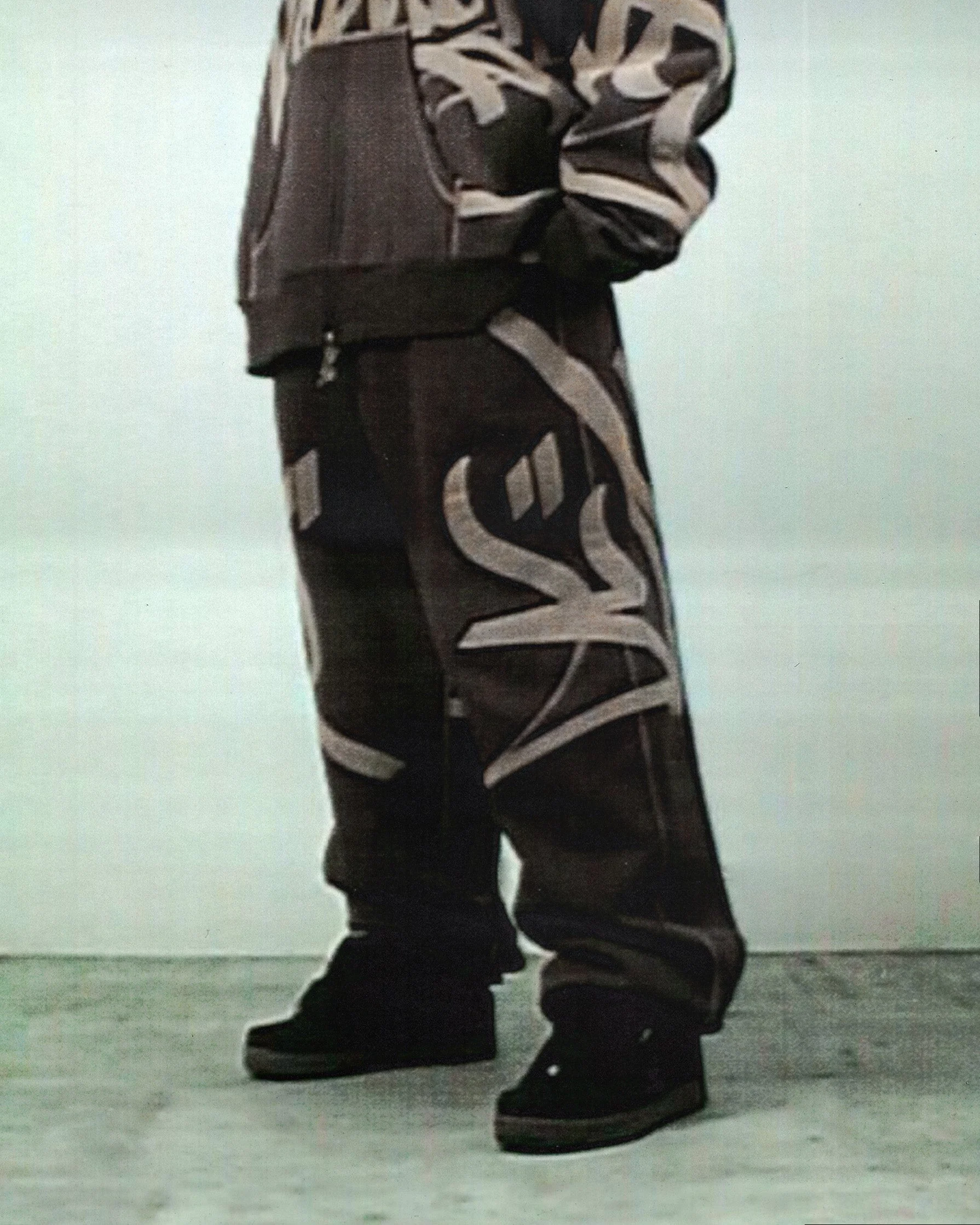 VANDALISM SWEATS BURNT TAUPE - Image 4