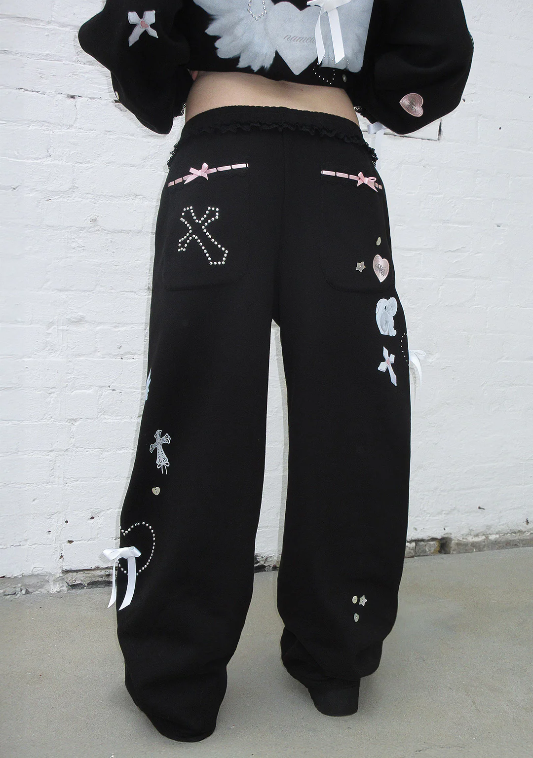 WHISPER OVERSIZED SWEATPANTS BLACK - Image 4